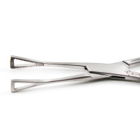 Pennington Tissue Grasping Forceps 5 1/4"