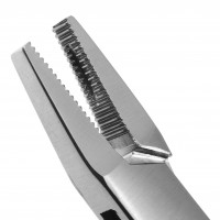 Flat Nose Pliers 5 1/2" Serrated Jaw 5mm Tip